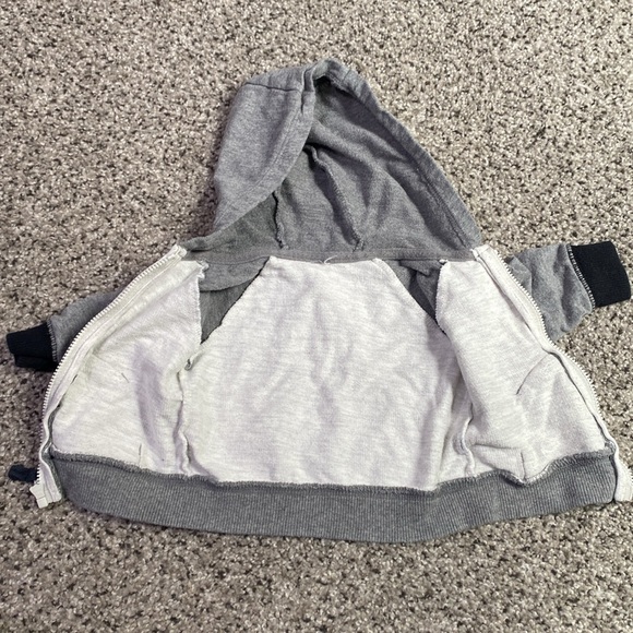Carters 0-3M gray bear zip up hoodie sweatshirt - Picture 4 of 4